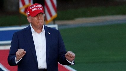 Donald Trump reta a Biden a un partido de golf