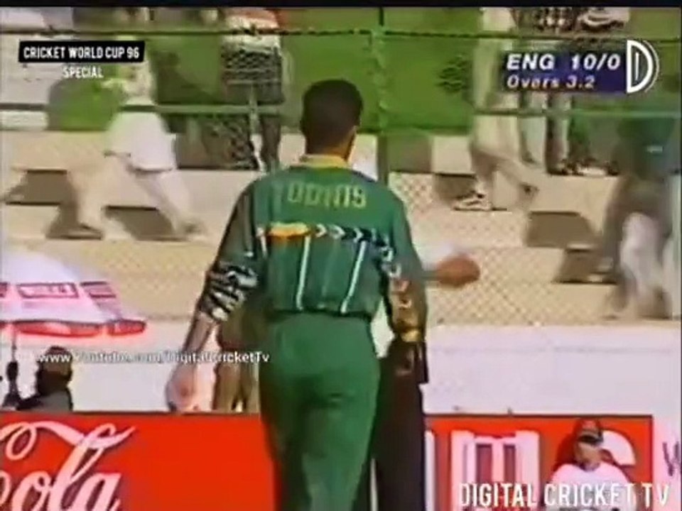 Robin Smith batting