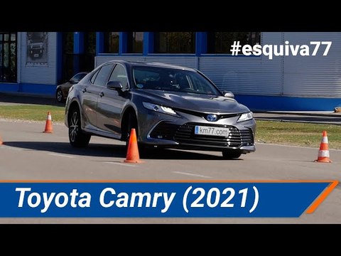 Toyota Camry 2021 - Maniobra de esquiva (moose test) y eslalon | km77.com