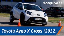 Toyota Aygo X Cross 2022 - Maniobra de esquiva (moose test) y eslalon | km77.com