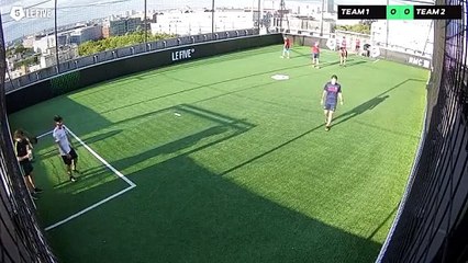 louis 10/07 à 19:54 - Football Extérieur (LeFive P18)