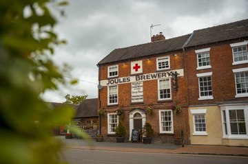 Love Your Local - A walk-through of The Red Lion Inn, Market Drayton