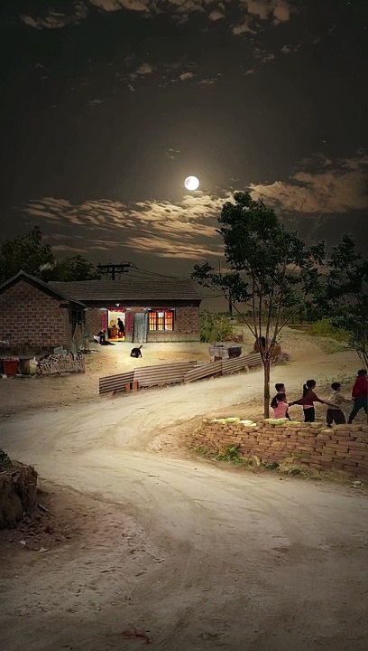 After many years, whenever I see my hometown in my dream, I want to carefully search for that figure
