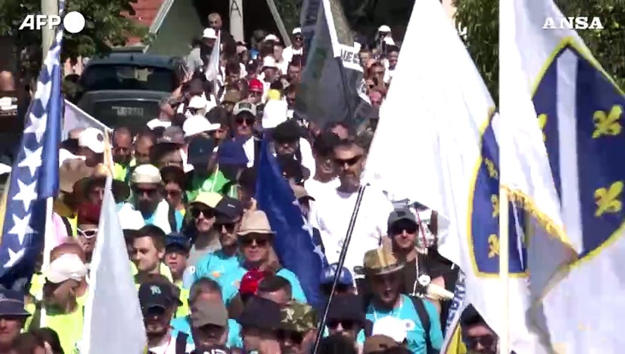 Bosnia, la marcia per ricordare le vittime del genocidio di Srebrenica