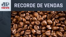 Exportação de café brasileiro dispara 33% na última safra