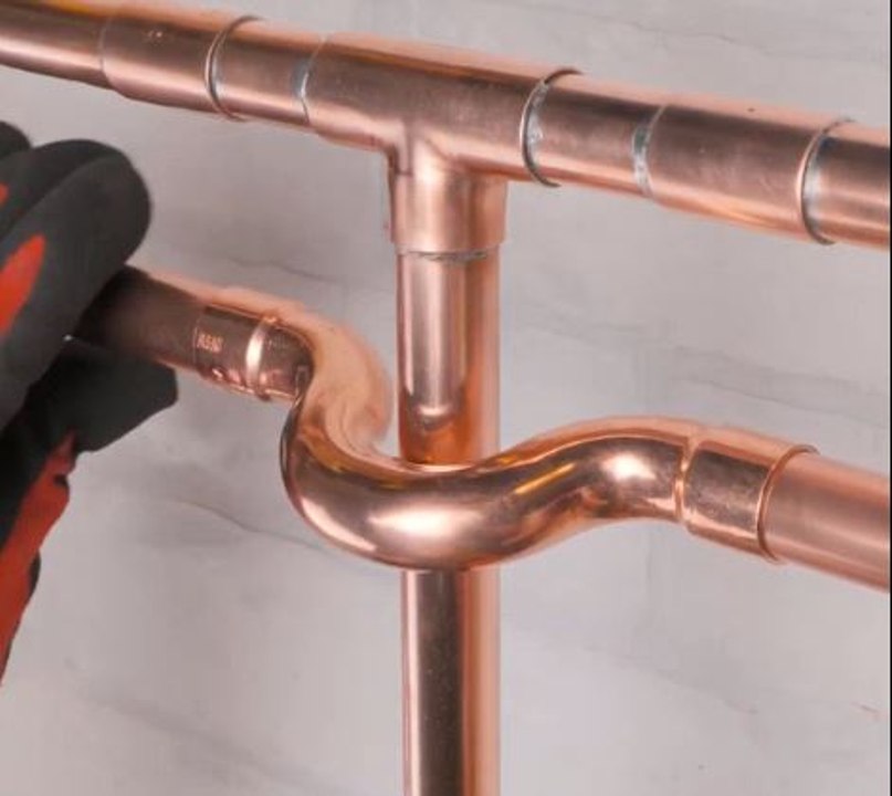 Save money on plumbers! Easy pipe fixing hacks for different occasions!