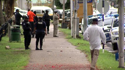 HEERAH GIVES D E.A. TRAINING THUMBS UP