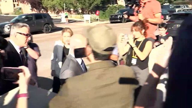 Baldwin violó reglas fundamentales de seguridad, argumenta la fiscalía en su juicio