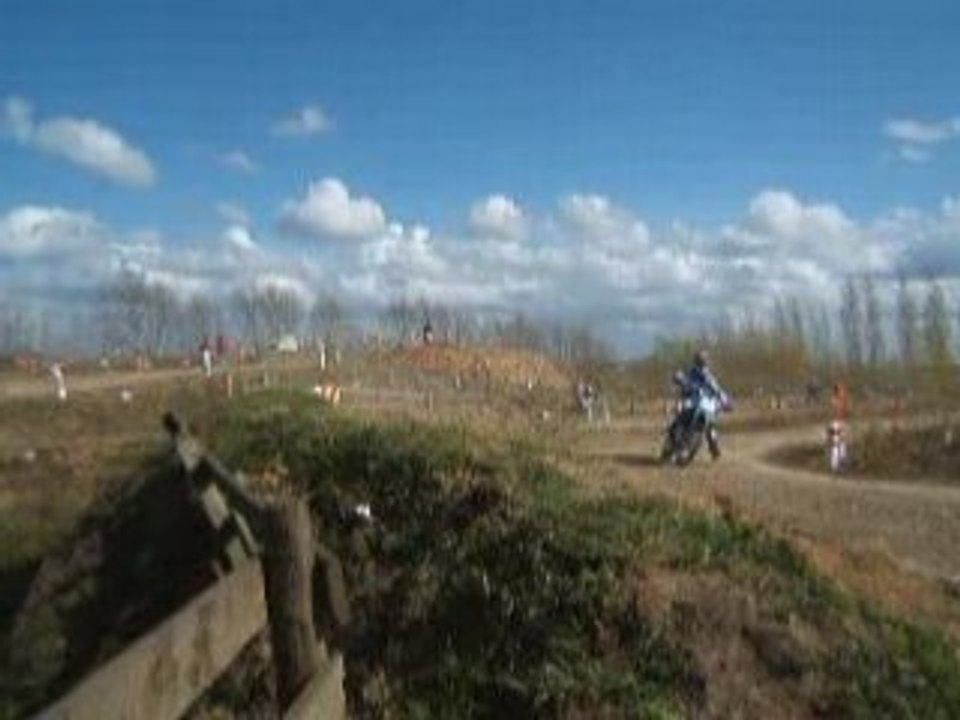 TERRAIN DE CROSS MERVILLE AVRIL 2008