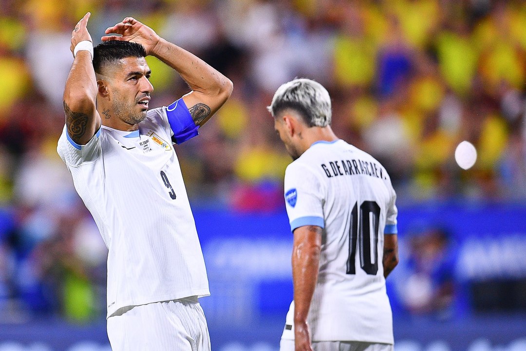 Los futbolistas de Uruguay desdeñan a la prensa a su salida del partido