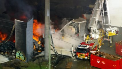 Fire crews to remain at the site of a huge factory fire in Melbourne's west