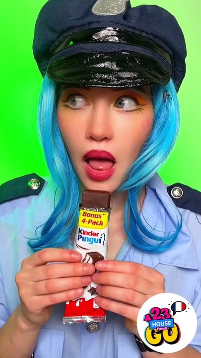 PRO Voler des bonbons à un policier ! 