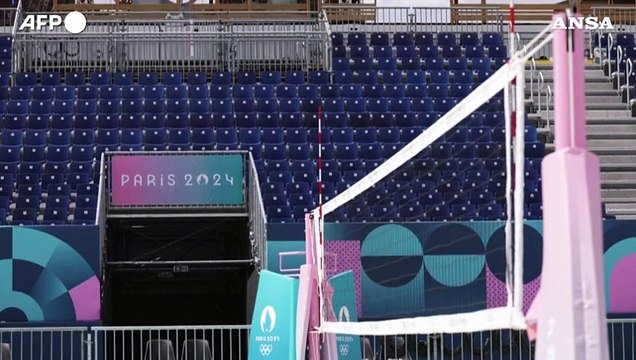 Parigi 2024, l'arena del beach volley ai piedi della Torre Eiffel