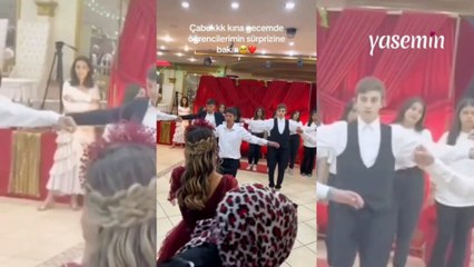 Öğrencilerden kına gecesinde sürpriz: Öğretmenlerini en mutlu gününde yalnız bırakmadılar!