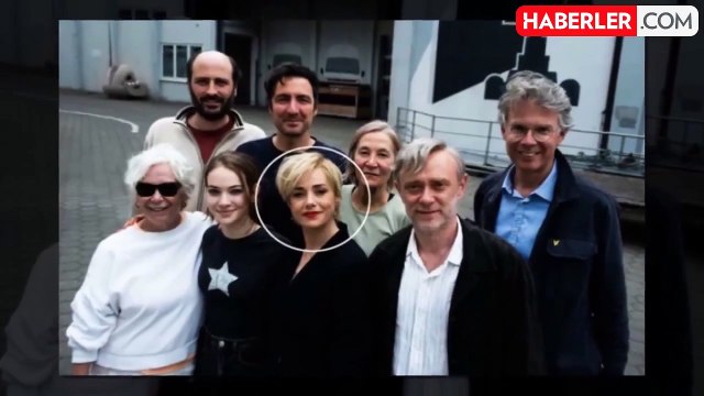 Özgü Namal, yeni film projesi için saçlarını kısacık kestirip sarıya boyattı