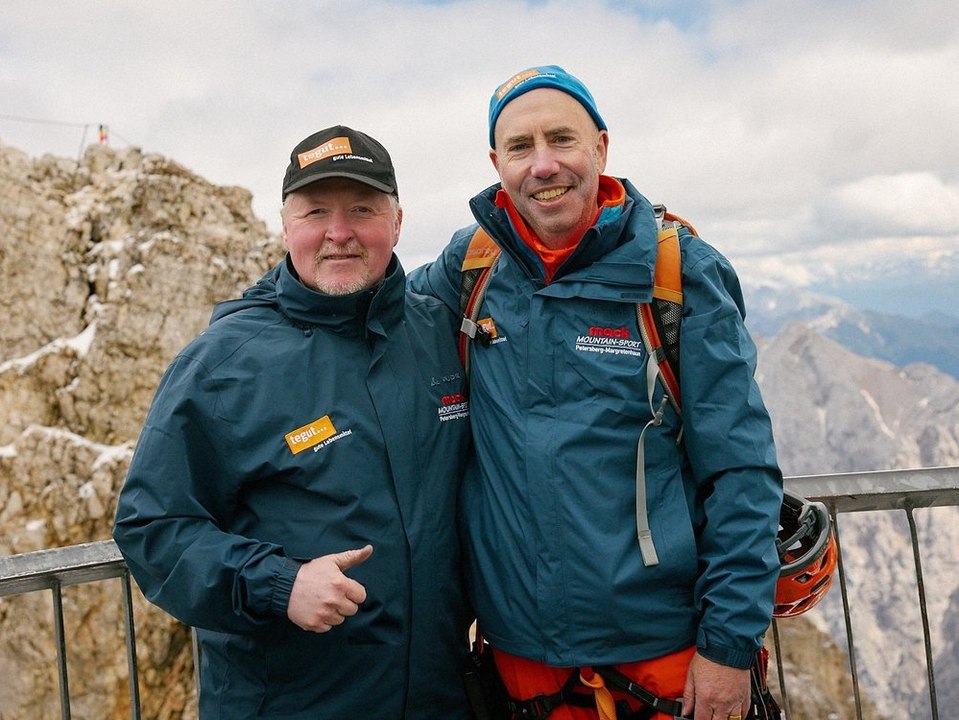 "Alle on Fire!" Joey Kelly erklimmt mit Wandergruppe die Zugspitze