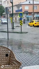 Bursa sağanak yağış hayatı olumsuz etkiledi.