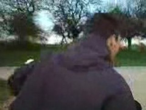 Autre course avec le scoot (ronan vs jordan)