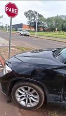 Motoristas de carros de luxo se envolvem em acidente na avenida Portugal nesta manhã