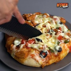 Stop Buying Pizza | Try This Chicken Pan Pizza Recipe | Chicken Pizza On Tawa | Without Oven