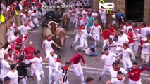 NO COMMENT: Six personnes blessées lors du sixième jour de la course de taureaux de San Fermín