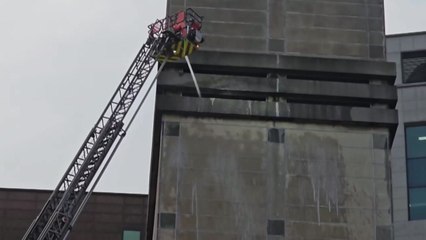 대전 주차타워에서 불...1명 이송·300명 대피 / YTN