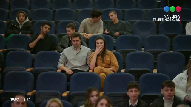 En Todo por mi hogar , Ömer resultará ganador de un importante galardón