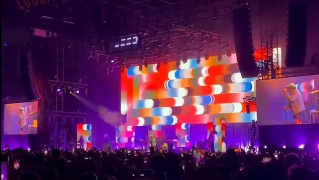 Calcutta al Lucca Summer Festival, folla in piazza