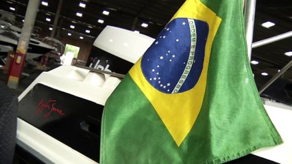 Veja como é a lancha do Ayrton Senna, que foi comprada por um santista