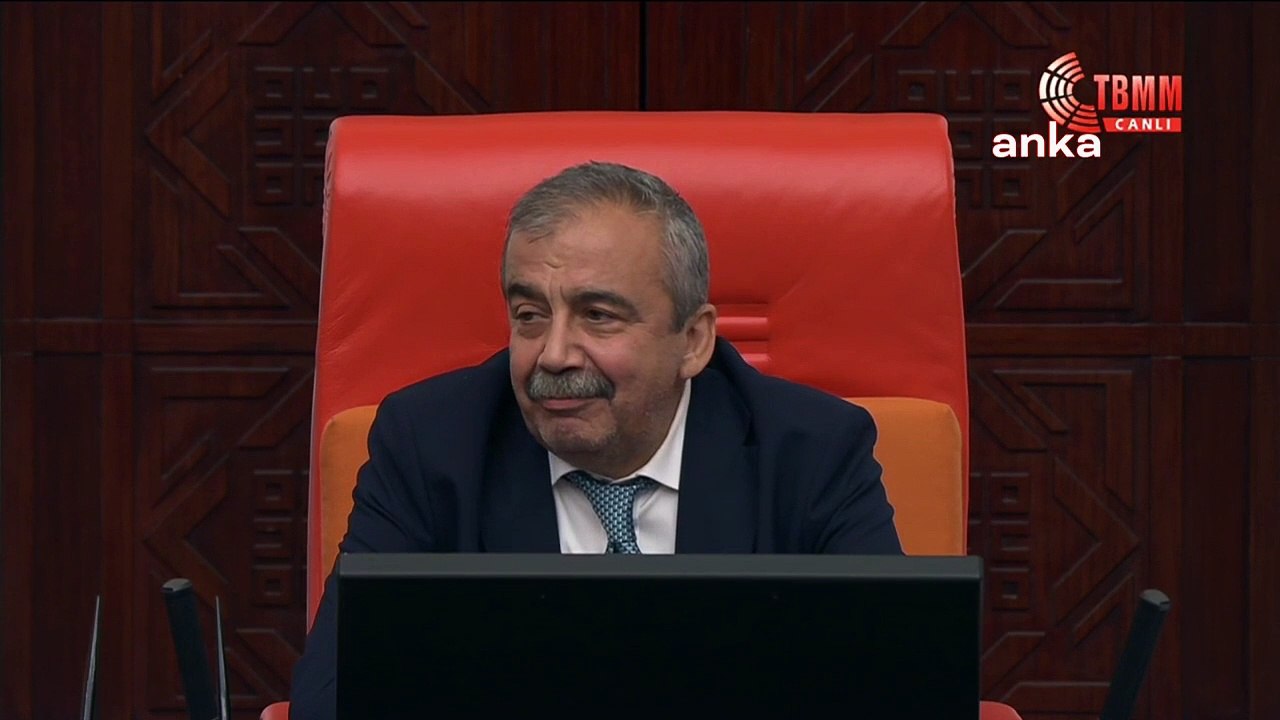 Sırrı Süreyya Önder: Ben böyle sıkıntılı bir yasa görmedim