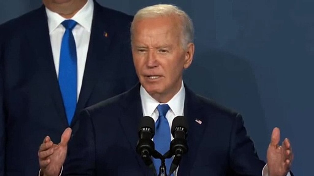 Le naufrage en direct de Joe Biden se poursuit : Cette nuit, il présente Volodymyr Zelensky en l'appelant... Vladimir Poutine ! Puis il appelle sa Vice-Présidente... Donald Trump ! Regardez