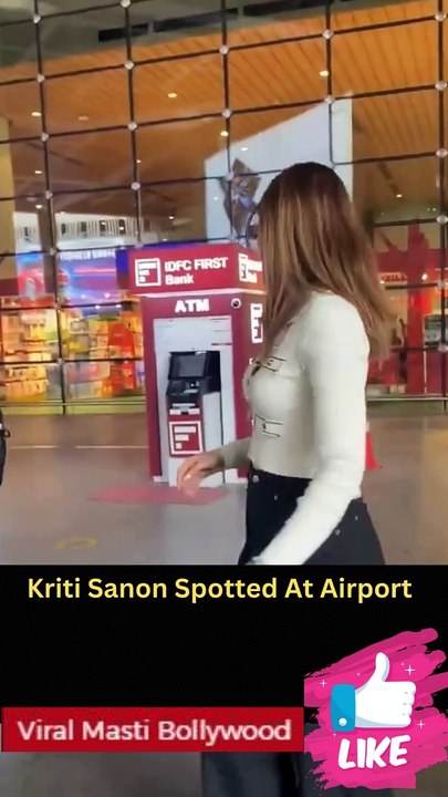 Kriti Sanon Beautiful Look Spotted At Airport Viral Masti Bollywood