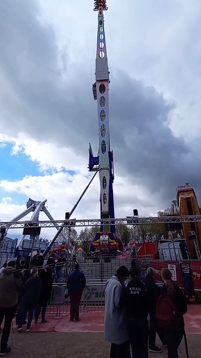 FÊTE FORAINE   Foire de GRENOBLE 2023   #grenoble  #manege #france  #foire #animation  (10)