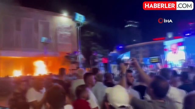 Tiran'da hükümet karşıtı protestocular belediye binasını ateşe verdi Başbakan Rama'ya istifa çağrısı