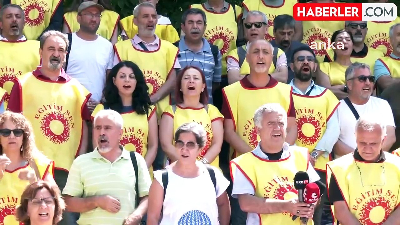 Eğitim-Sen, Öğretmenlik Meslek Kanunu Teklifi'nin geri çekilmesi için eylem nöbetine devam ediyor