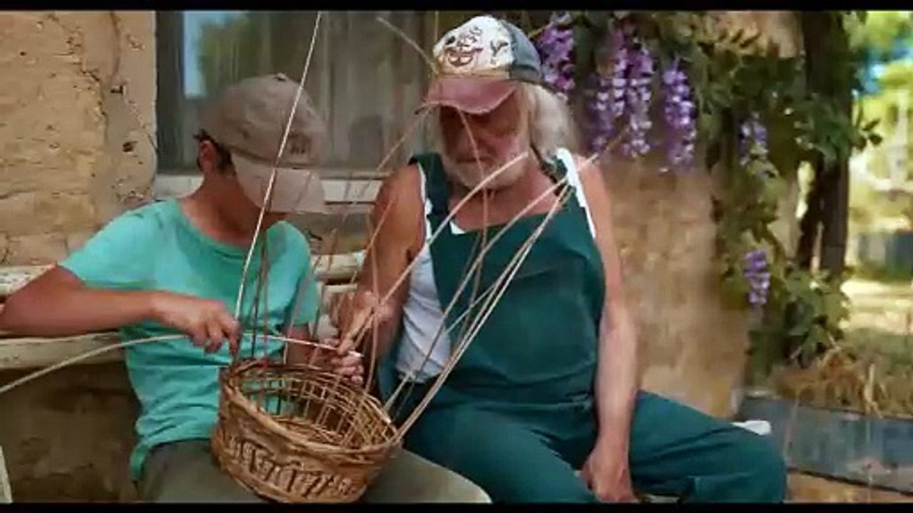 CEST LE MONDE À LENVERS Bande Annonce (2024) Michaël Youn