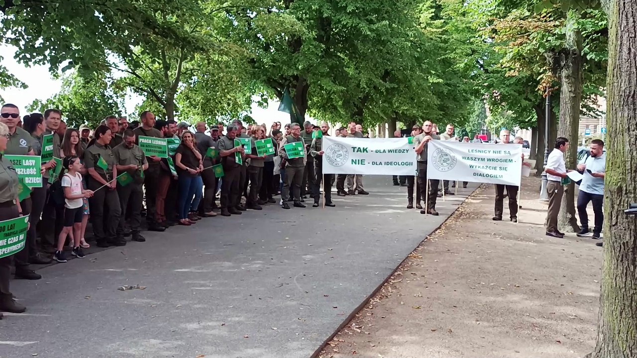 Protest leśników w Szczecinie. Domagali się poszanowania pracy