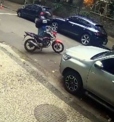 Assalto à mão armada no Leblon gera pânico e viraliza na internet