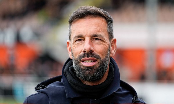 AR OOV RUUD MAN U & VAN 120724