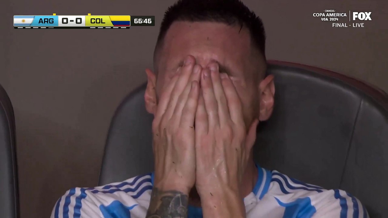 Lionel Messi s'effondre en larmes après son remplacement