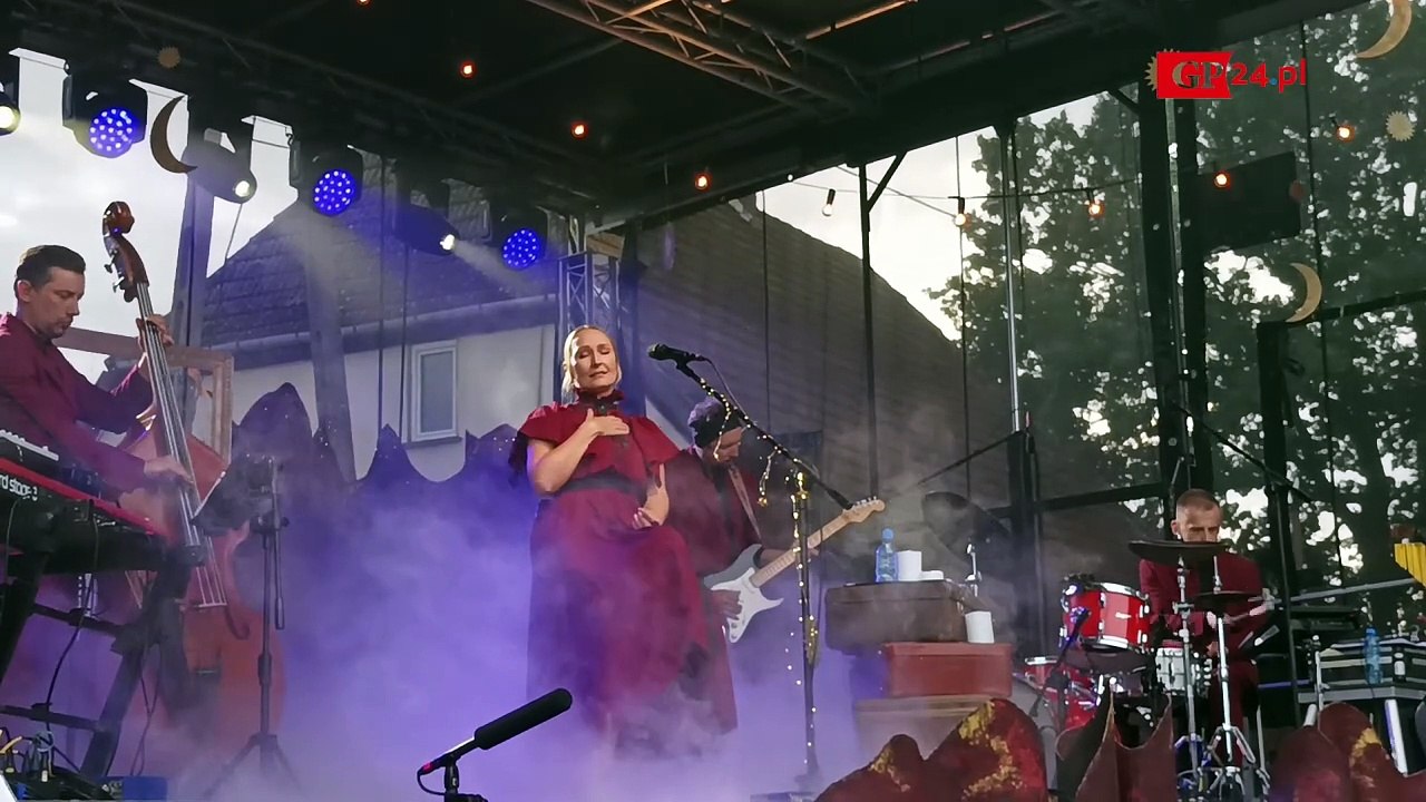 Lato na łące z Anitą Lipnicką w Swołowie