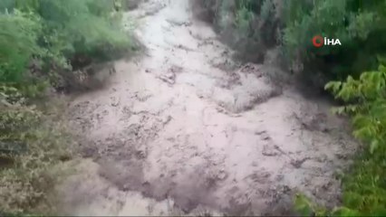 Erzurum'da yoğun yağış heyelan ve seli getirdi