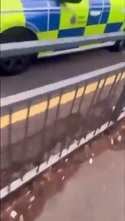 Royaume-Uni : La police arrête un garçon de 17 ans pour tentative de meurtre (VIDEO)