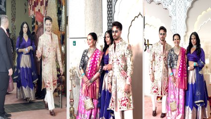 Anant Radhika Wedding Live: शादी में Family के साथ पहुंचे Tiger Shroff,मां और बहन के साथ दिए पोज