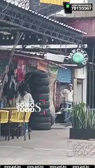 VIOLENCIA HOMBRE ES AGREDIDO A GOLPES POR UNA MUJER EN VÍA PÚBLICA