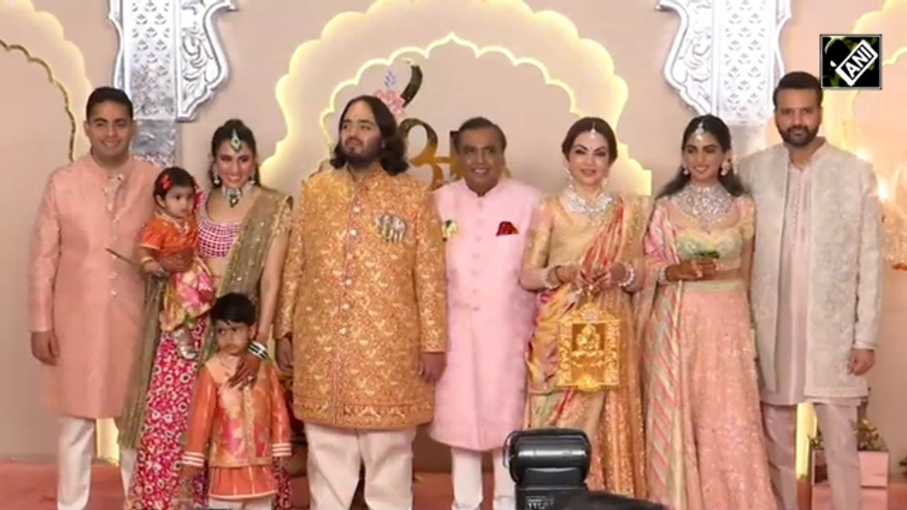 অবশেষে হাজির শুভক্ষণ! বিবাহ বন্ধনে আবদ্ধ হলেন অ...