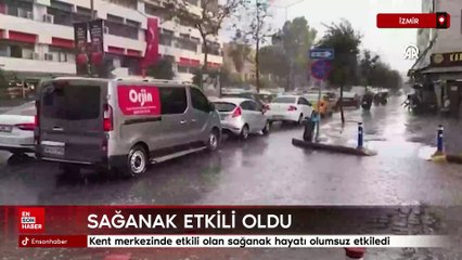 İzmir'de sağanak: Cadde ve sokaklar göle döndü