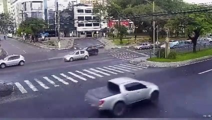 Policial de folga reconhece e prende foragido após perseguição em Criciúma