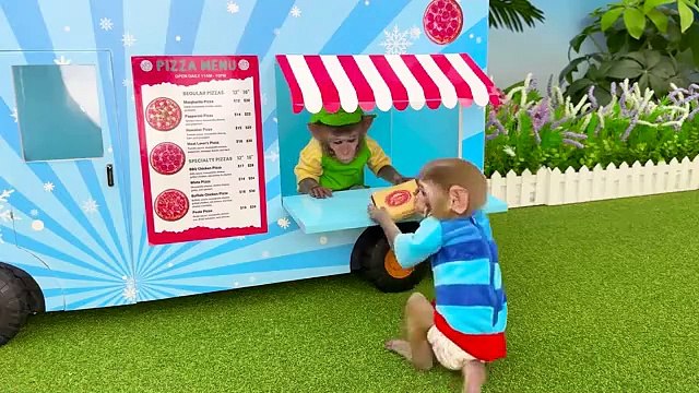 Monkey Baby Bon Bon eat giant pizza in the garden and harvest watermelons with ducklings