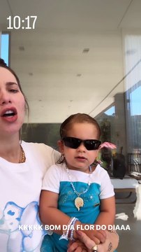 Não gostou de voltar para casa! Virginia mostra filha caçula de mau humor após retorno de viagem em Orlando